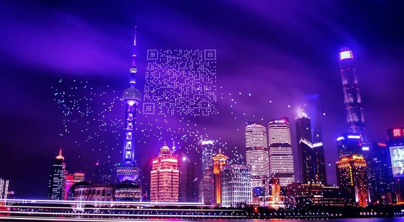 “公主连结”一周年庆典，无人机二维码惊现上海夜空